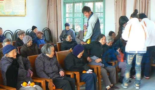 開封分公司開展敬老院送愛心活動(dòng)